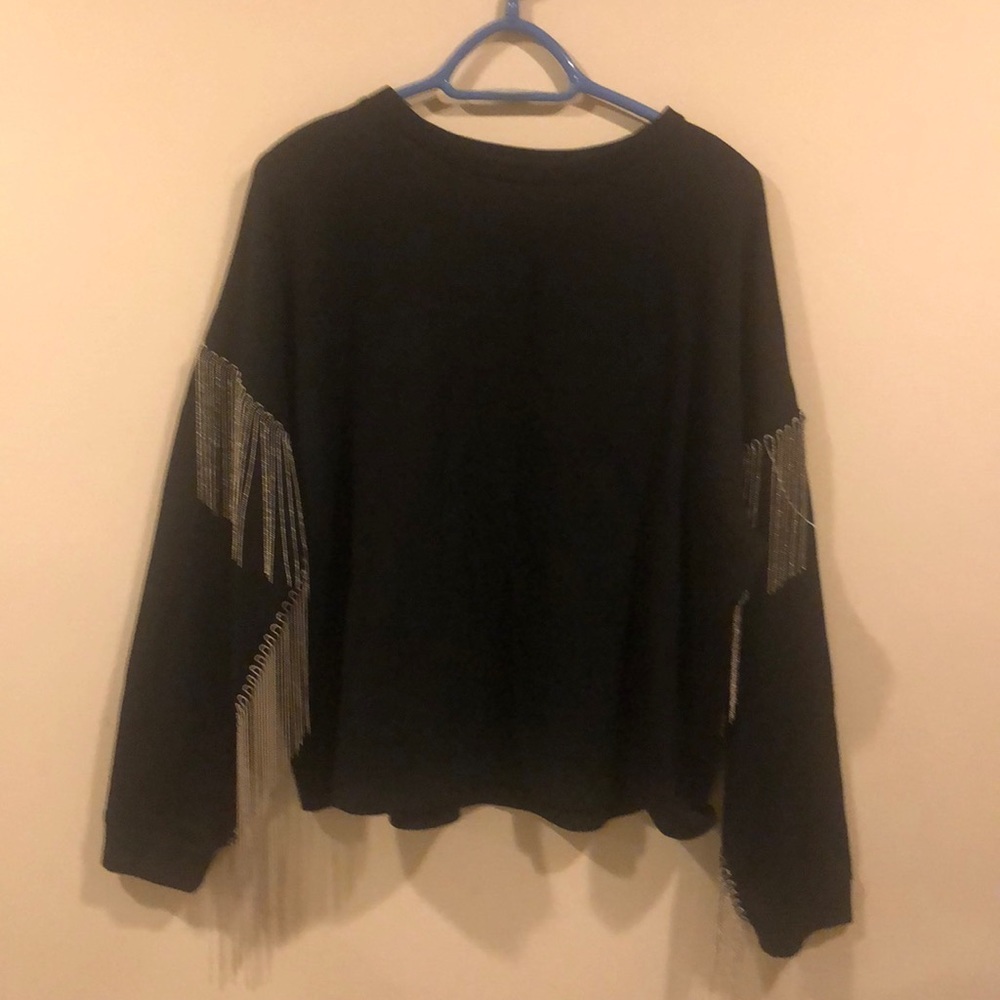 long sleeve shirt with chain details